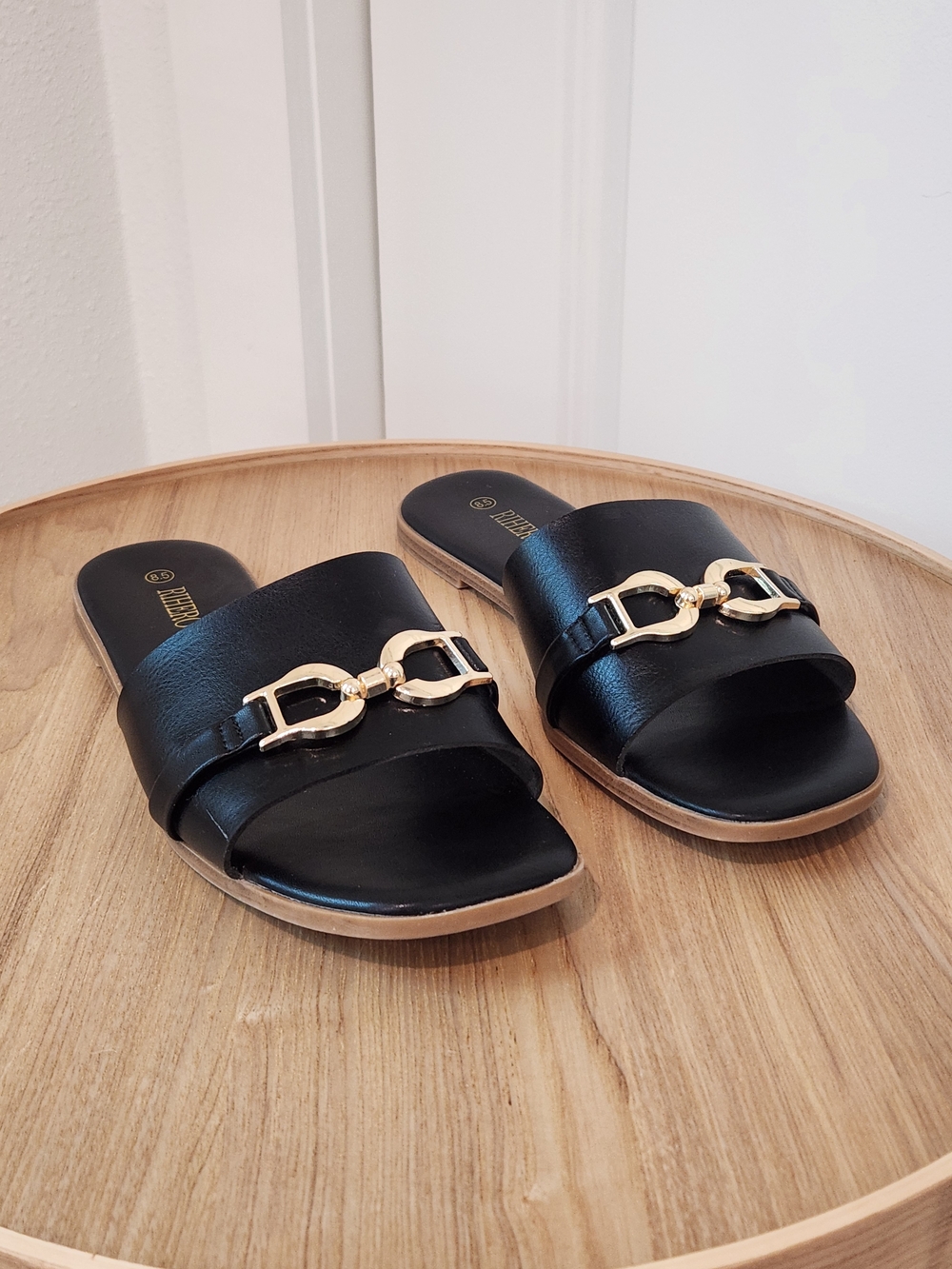 RIHERO Black Leather Slide Sandals with Gold Chain Size 8.5 Like New